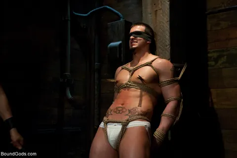 Two Men in Rope Bondage Test Their Restraints – photo 8 of 21