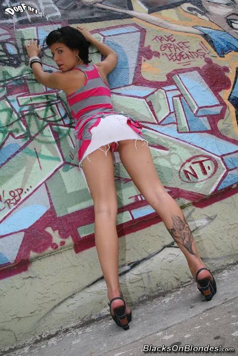 Jenna Moretti: Petite Italian Brunette Kisses Black Partner Outdoors – photo 2 of 21