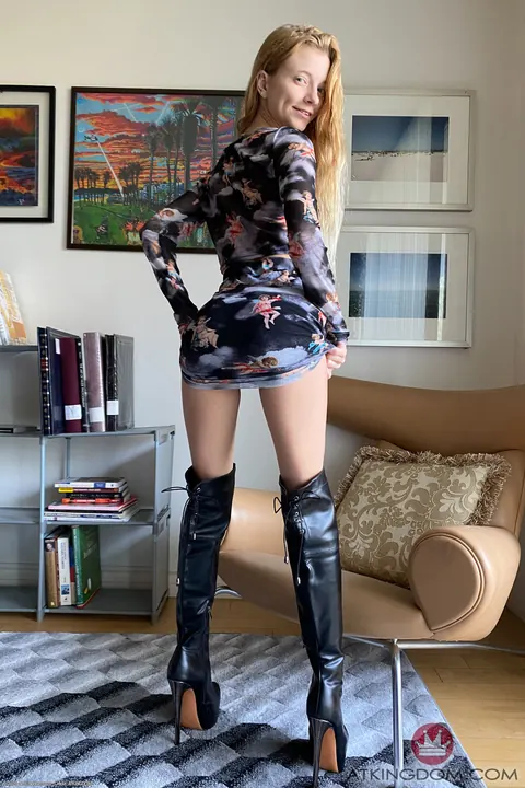Riley Star: Slim Blonde in Boots Shows Her Hairy Pussy Outdoors – photo 3 of 20