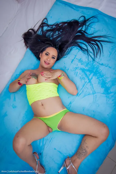 Thai Trans Woman Takes Bareback Anal and Kisses Partner – photo 12 of 21