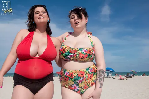 Alana Lace: Mature Curvy Lesbians Kiss and Flash Their Big Tits on the Beach – photo 10 of 16