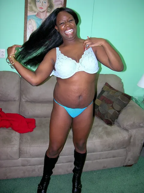 Curvy Ebony MILF Undresses and Shows Off Her Round Ass – photo 10 of 20