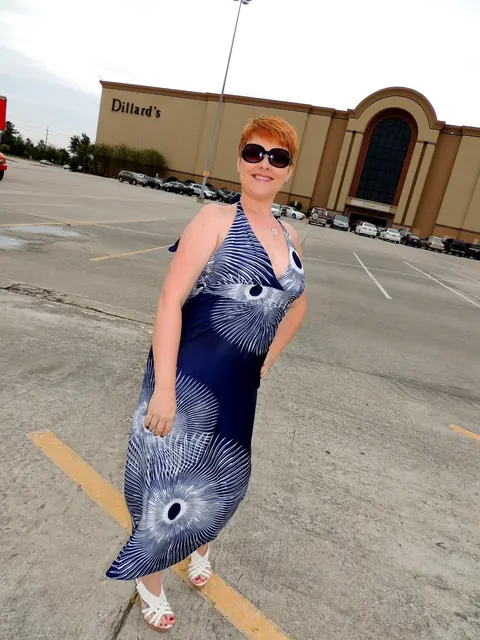 Kali Devine: Curvy Redhead MILF Bares Her Big Tits Outdoors Before a Blowjob – photo 1 of 17