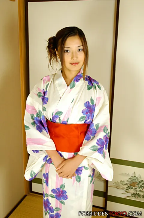 Busty Japanese Woman Sucks and Rides Her Man in a Kimono – photo 2 of 15
