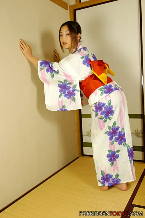 Busty Japanese Woman Sucks and Rides Her Man in a Kimono – photo 4 of 15