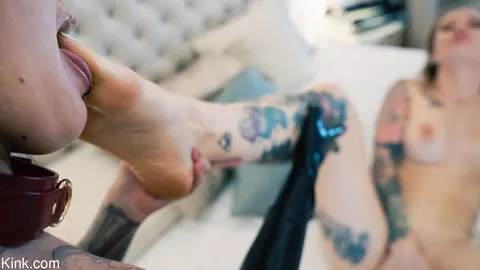 Ivy Maddox: Tattooed Blonde in Bondage Spreads Her Pussy – photo 19 of 21