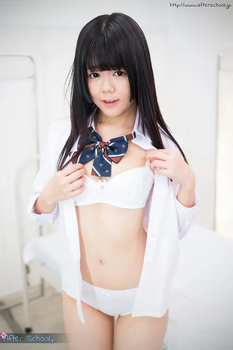Shinjo Nozomi: Japanese Brunette Strips Off Her Skirt to Show Her Ass and Pussy – photo 9 of 16