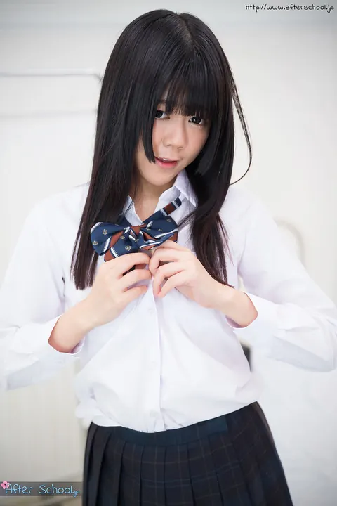 Shinjo Nozomi: Japanese Brunette Strips Off Her Skirt to Show Her Ass and Pussy – photo 8 of 16