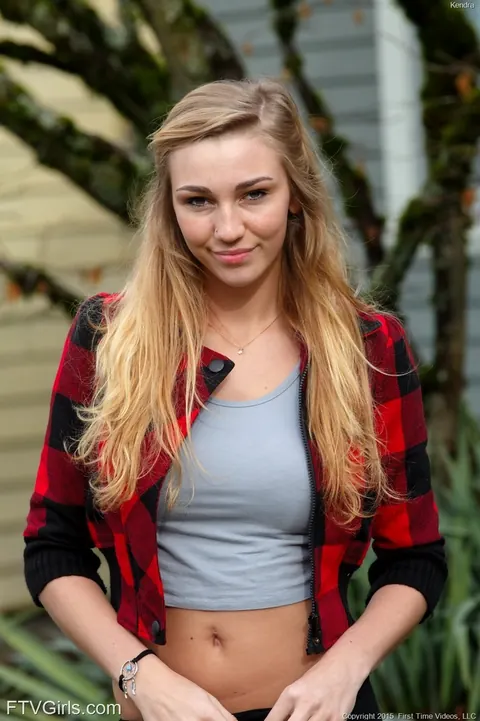 Kendra Sunderland: Tall Busty Blonde in Glasses Spreads Outdoors in Yoga Pants – photo 12 of 16
