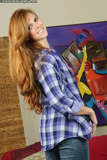 Mandy Hudson – Tall Redhead MILF Undoes Her Jeans and Spreads Wide
