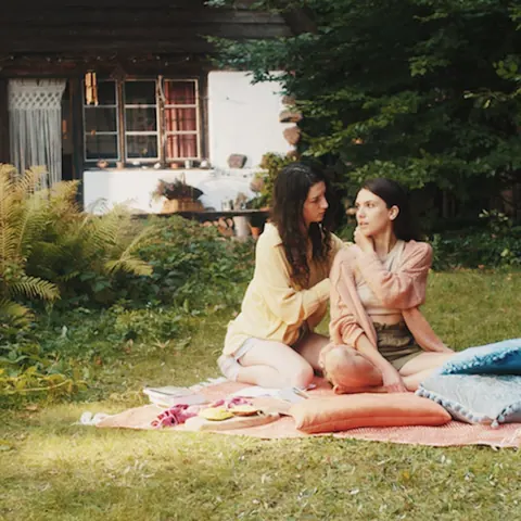 Maisy Taylor & Bunnie Bennett: European Brunettes Embrace Nude in Slow Kiss – photo 7 of 18