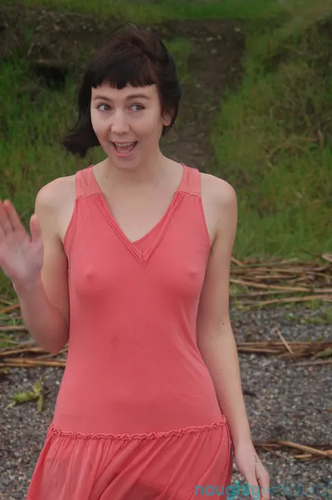 Coral Aorta: Tall Brunette Fingers Her Hairy Pussy Outdoors – photo 5 of 21