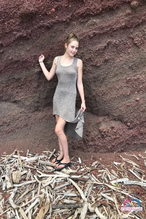 Kyler Quinn: Amateur Brunette Strips Out of Her Jeans on the Beach – photo 19 of 21
