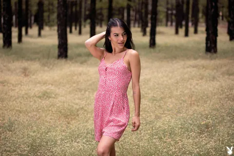 Estefania Pahe: Latina with Small Natural Tits Undresses Outdoors in Nature – photo 2 of 21