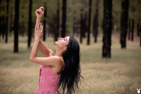 Estefania Pahe: Latina with Small Natural Tits Undresses Outdoors in Nature – photo 3 of 21