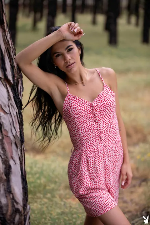 Estefania Pahe: Latina with Small Natural Tits Undresses Outdoors in Nature – photo 5 of 21