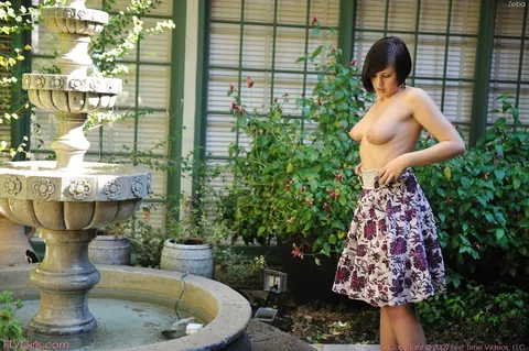 Brooke Lee Adams: Short-Haired MILF Masturbates in a Dress Outdoors – photo 20 of 20
