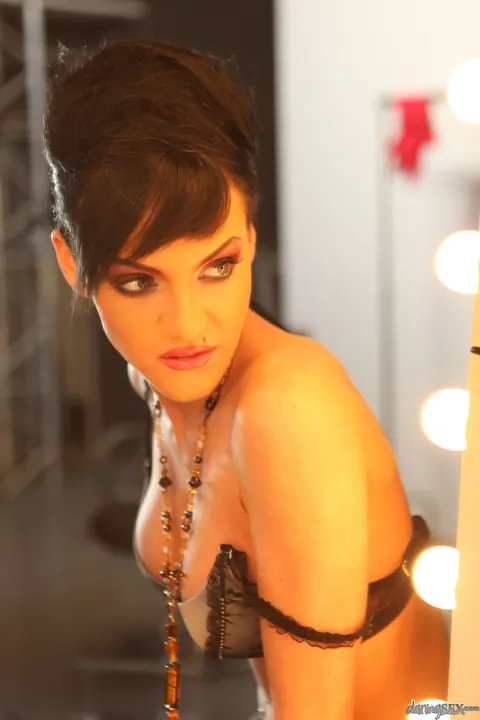 Bessy & Zafira May: Short Black-Haired Babe Poses Nude on a Table – photo 6 of 17