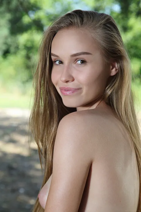 Lucretia K: Skinny Babe Spreads Her Shaved Pussy Outdoors in Shorts – photo 6 of 21
