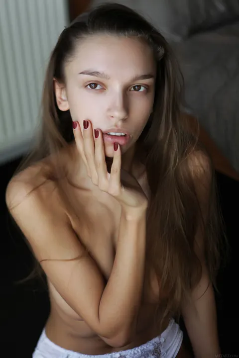 Ukrainian Woman with Big Tits Poses in Lingerie – photo 5 of 21