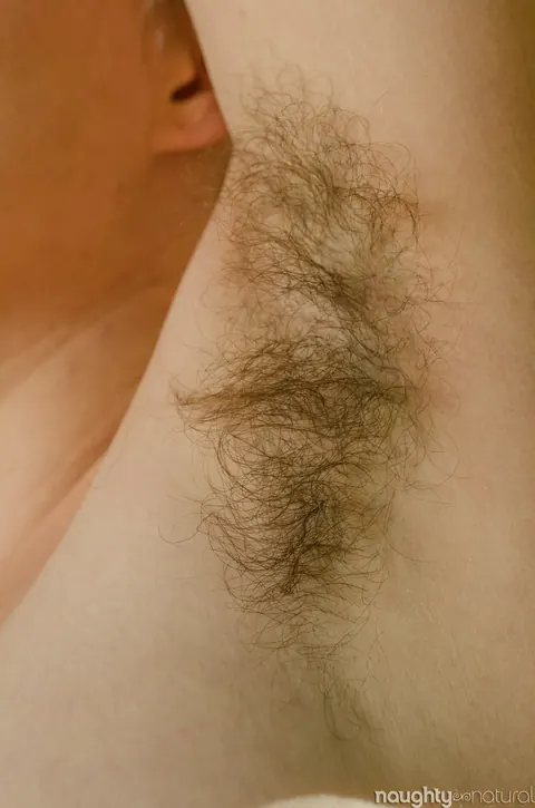 Eleanor Rose: Curvy Brunette Reveals Her Hairy Bush in the Forest – photo 7 of 20