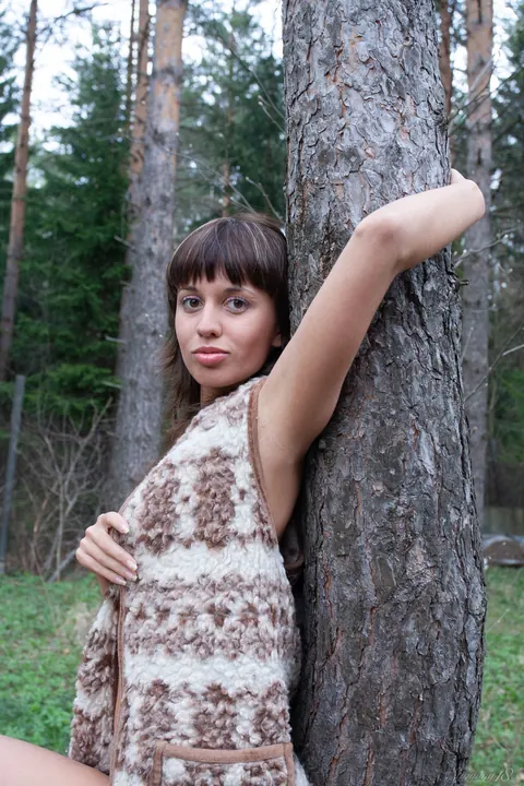 Brunette with Short Hair Lifts Her Top and Spreads Her Legs Outdoors – photo 3 of 21
