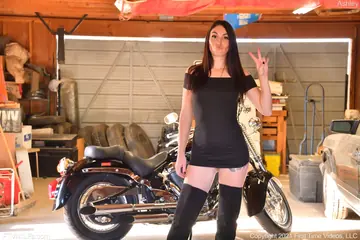 Brunette MILF Bares Her Trimmed Pussy on Bike Outdoors