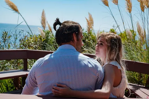 Chloe Foster: Blonde Gets Fucked Outdoors and Spreads Her Pussy – photo 13 of 21