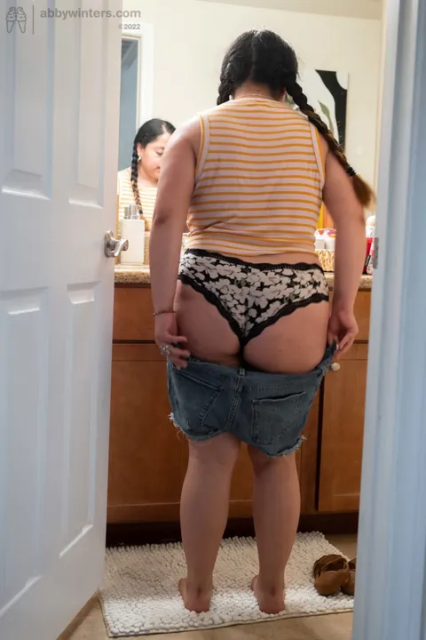 Australian BBW Undresses to Reveal Her Hairy Pussy – photo 9 of 20