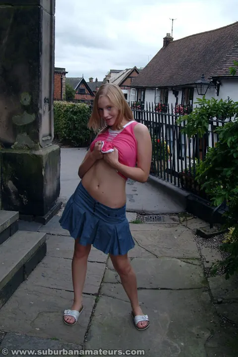 All Ruth: British Babe with Big Tits Spreads Her Pussy in the Forest – photo 17 of 21