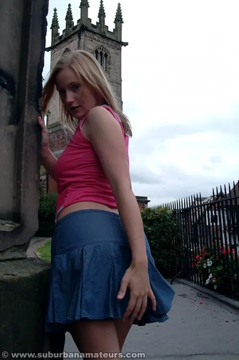 All Ruth: British Babe with Big Tits Spreads Her Pussy in the Forest – photo 19 of 21