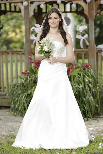 Kymberlee Anne – Slim Bride Strips Out of Her Wedding Dress Outdoors