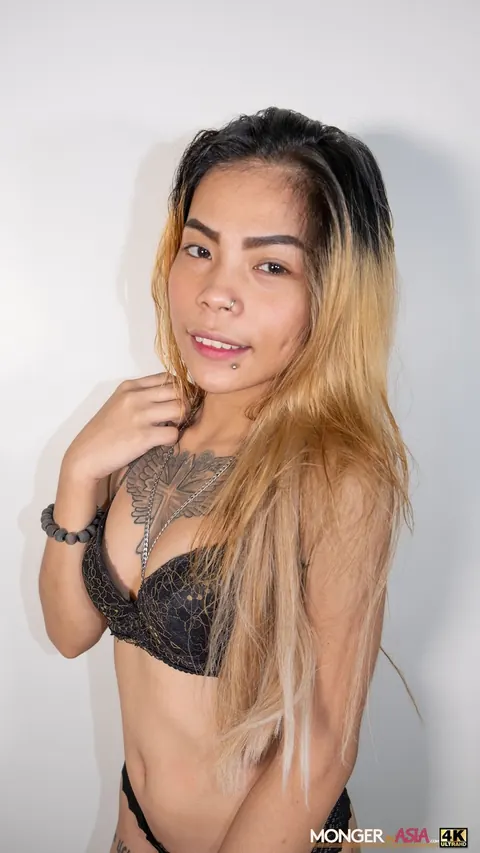 Tall Asian Babe Peels Off Her Lingerie and Poses Nude – photo 12 of 21
