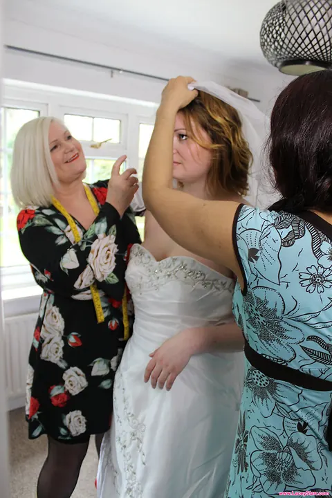 Amber West: Tall Blonde MILF Seduces Bride-to-Be in Lesbian Threesome – photo 3 of 15