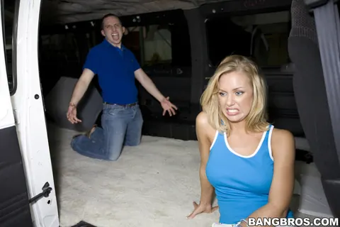 Nicole Aniston: Blonde with Enhanced Tits Rides Her Photographer in the Car – photo 2 of 21