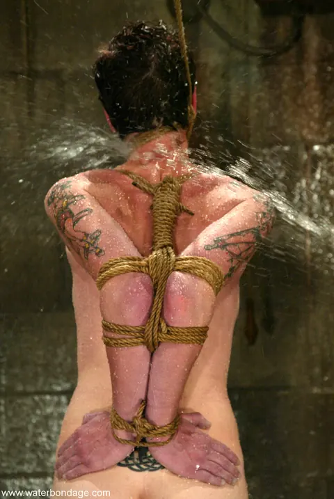 Short-Haired Woman Endures Bondage and Spreads Her Pussy – photo 8 of 20