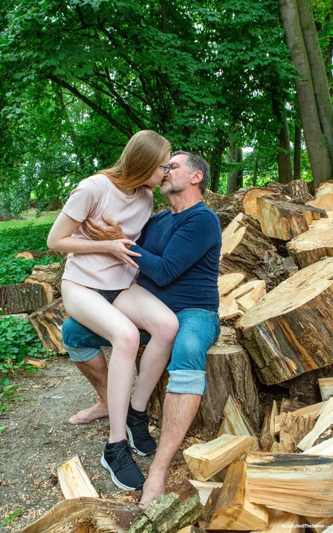 Slim Woman in Glasses Takes Anal Doggy Style Outdoors – photo 2 of 20