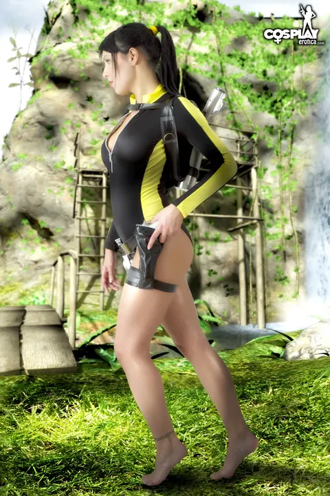 Mea Lee: Thick Latina in Cosplay Shows Her Big Tits and Uses a Dildo – photo 3 of 12