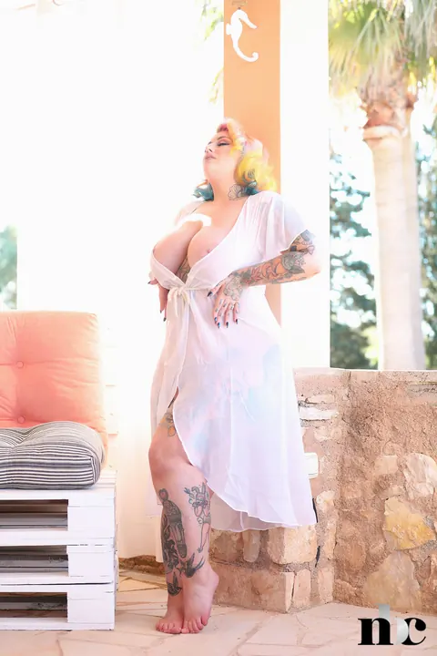 Galda Lou: Blonde BBW Strips and Poses Doggy Style Outdoors – photo 9 of 21