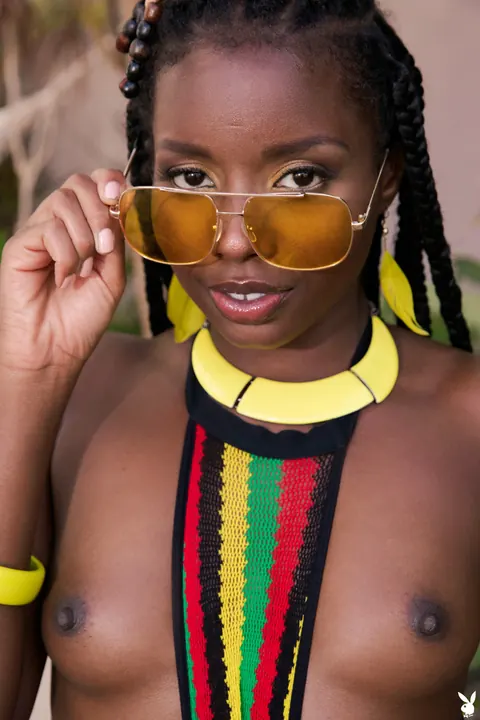 Dakota Simone: Curvy Ebony Babe Poses Nude Outdoors Showing Her Shaved Pussy – photo 4 of 20