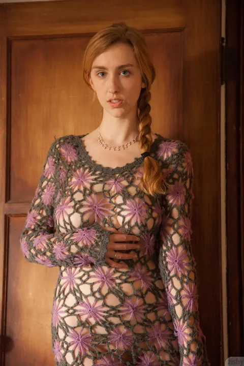 Phoebe Keller: Tall Redhead Amateur Poses in Her Dress – photo 1 of 11