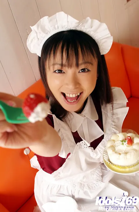 Emiru: Japanese Maid Strips Out of Her Uniform and Lingerie – photo 6 of 16