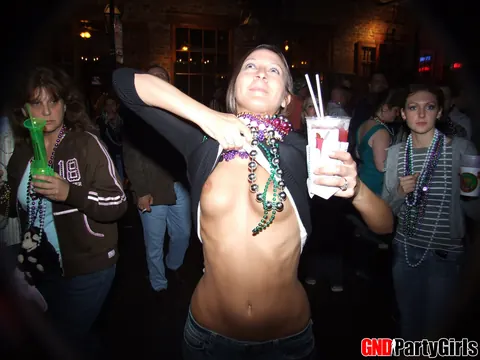 BBW with Big Tits Flashes Her Boobs in Jeans and Leather Outdoors – photo 1 of 12