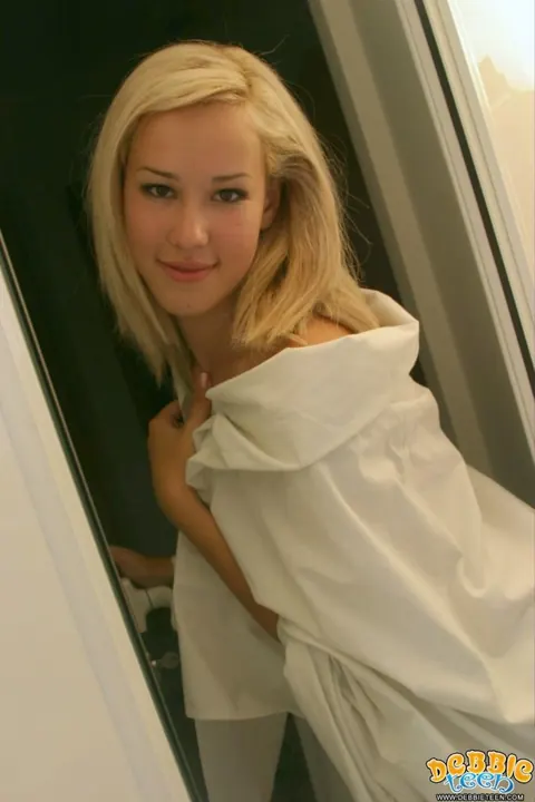 Blonde PAWG Undresses and Spreads in the Bathroom – photo 1 of 15