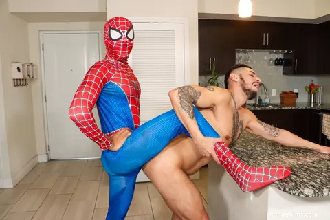 Two Men Kiss and Fuck Bareback Together – photo 17 of 21