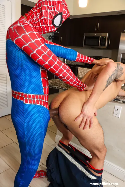 Two Men Kiss and Fuck Bareback Together – photo 14 of 21
