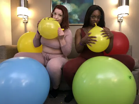 Kassey Starr: Curvy Ebony Lesbians in Socks and Glasses Kiss – photo 1 of 15