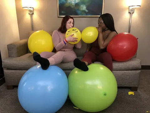 Kassey Starr: Curvy Ebony Lesbians in Socks and Glasses Kiss – photo 13 of 15