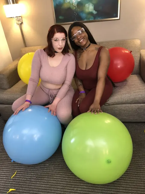 Kassey Starr: Curvy Ebony Lesbians in Socks and Glasses Kiss – photo 4 of 15
