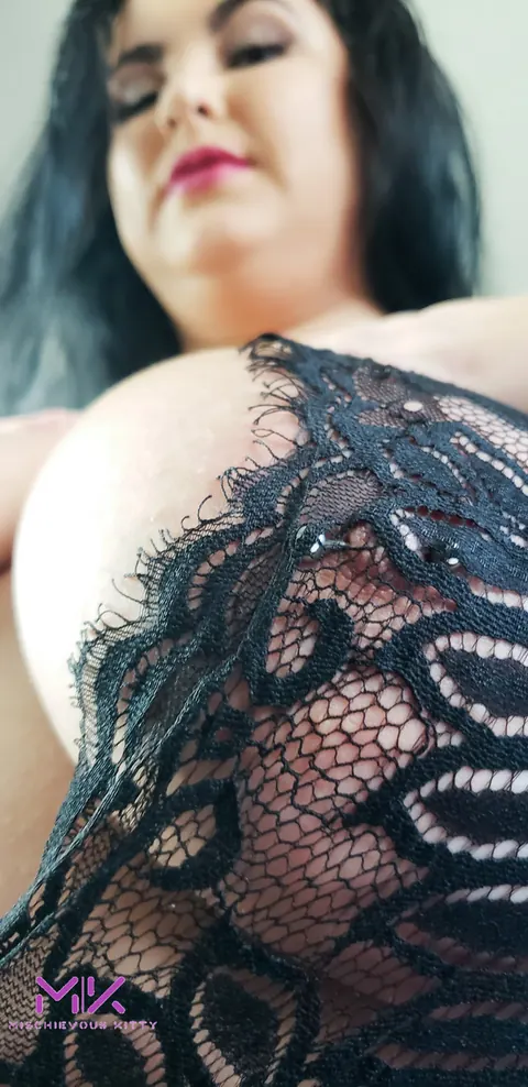 Mischievous Kitty: Curvy Russian MILF in Lingerie Shows Off Her Big Natural Tits – photo 15 of 16
